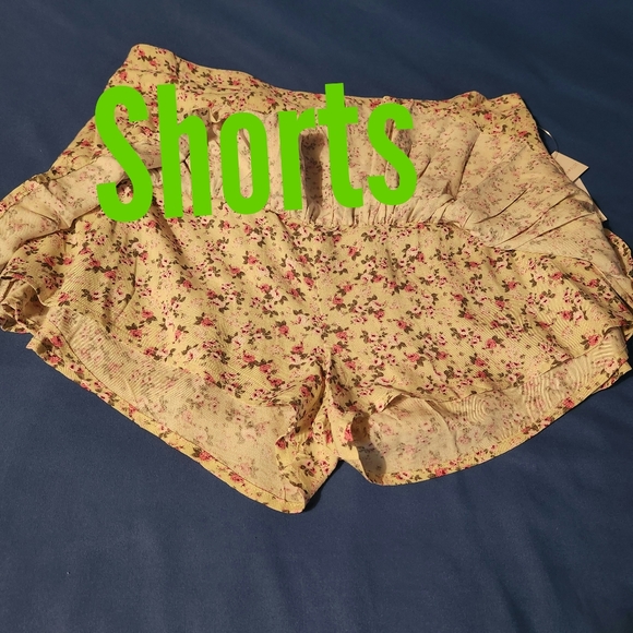 Ultra Flirt Juniors' Ruffled Hem Mini Skort - Picture 6 of 9